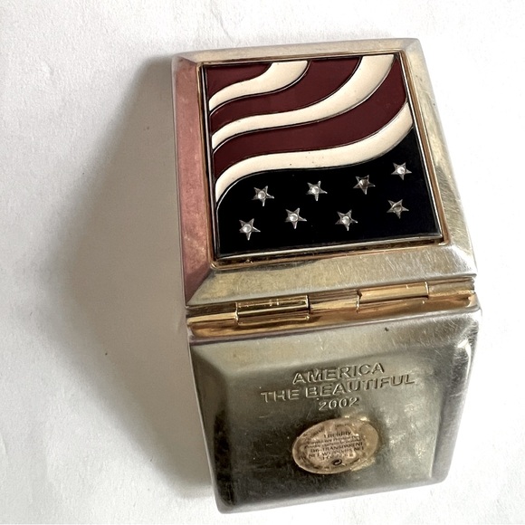 Vintage Estée Lauder ‘America The Beautiful’ Compact - Picture 6 of 13